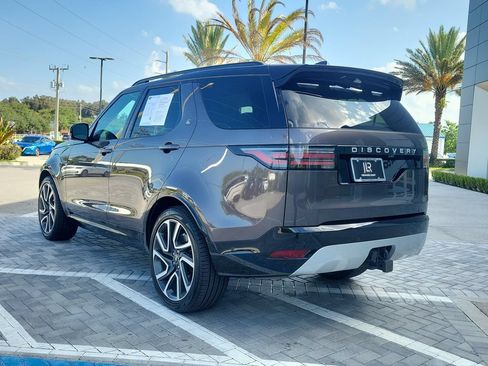 Used 2025 Land Rover Discovery Metropolitan Edition AWD/4WD image 3