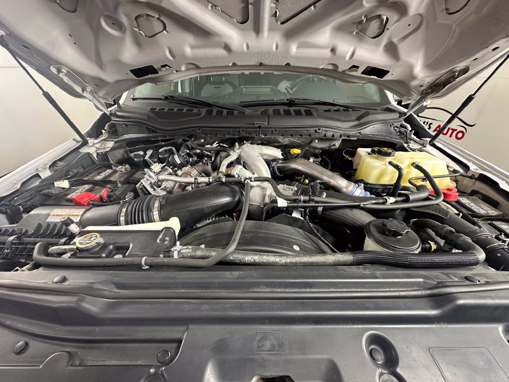 Used 2022 Ford F350 Limited AWD/4WD image 11