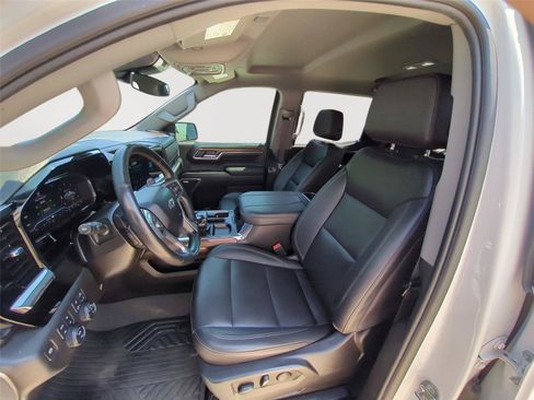 Used 2024 Chevrolet Silverado 1500 RST AWD/4WD image 15