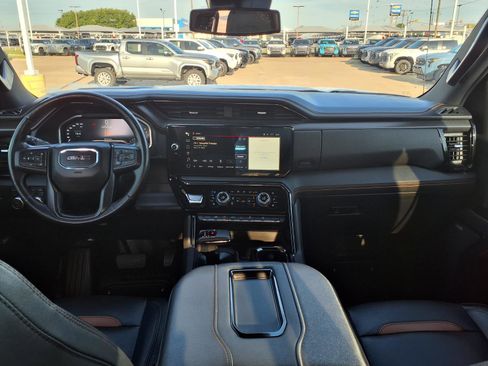 Used 2022 GMC Sierra 1500 AT4 w/ AT4 Preferred Package AWD/4WD image 11