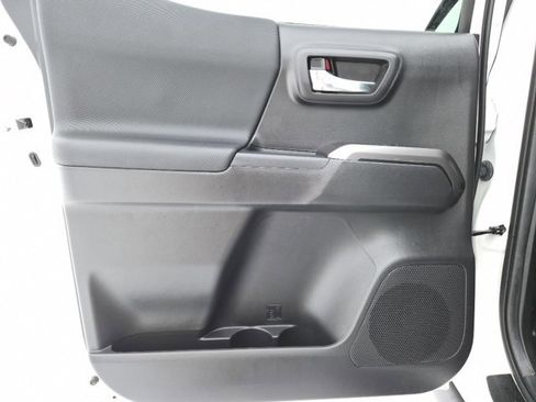 Used 2023 Toyota Tacoma TRD Off-Road image 29