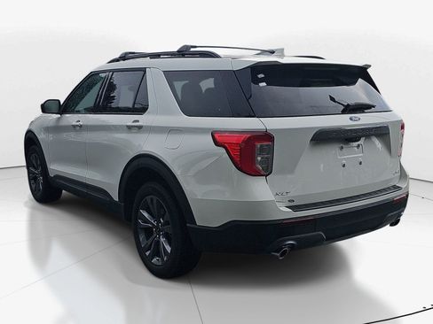 Used 2023 Ford Explorer XLT w/ Equipment Group 202A AWD/4WD image 5