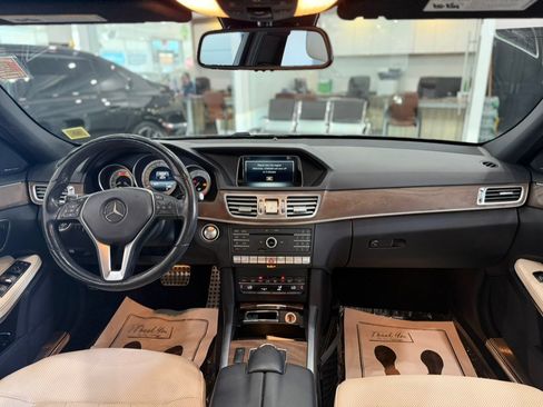 Used 2016 Mercedes-Benz E 350 4MATIC Sedan image 25