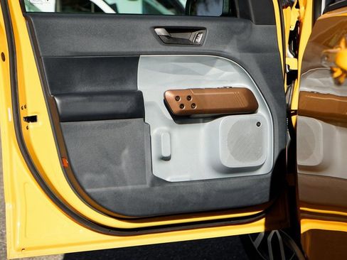 Used 2023 Ford Maverick Lariat w/ Lariat Luxury Package image 14