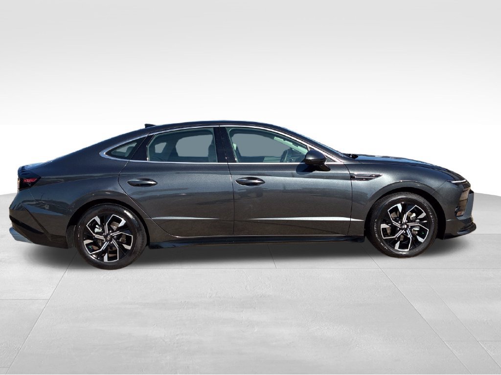 Used 2025 Hyundai Sonata SEL FWD image 7