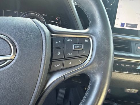 Used 2024 Lexus UX 250h FWD image 24