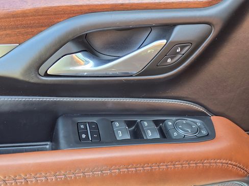 Used 2023 GMC Yukon Denali Ultimate image 28