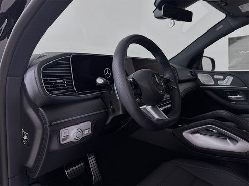New 2026 Mercedes-Benz GLS 580 4MATIC image 10