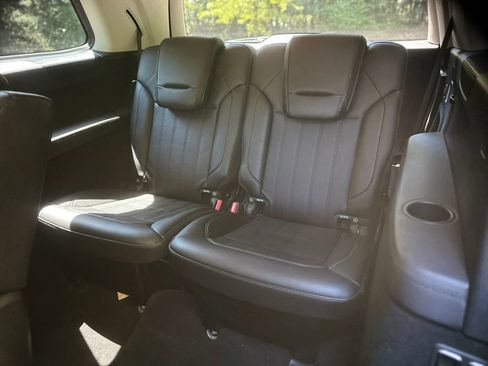 Used 2017 Mercedes-Benz GLS 450 4MATIC image 25