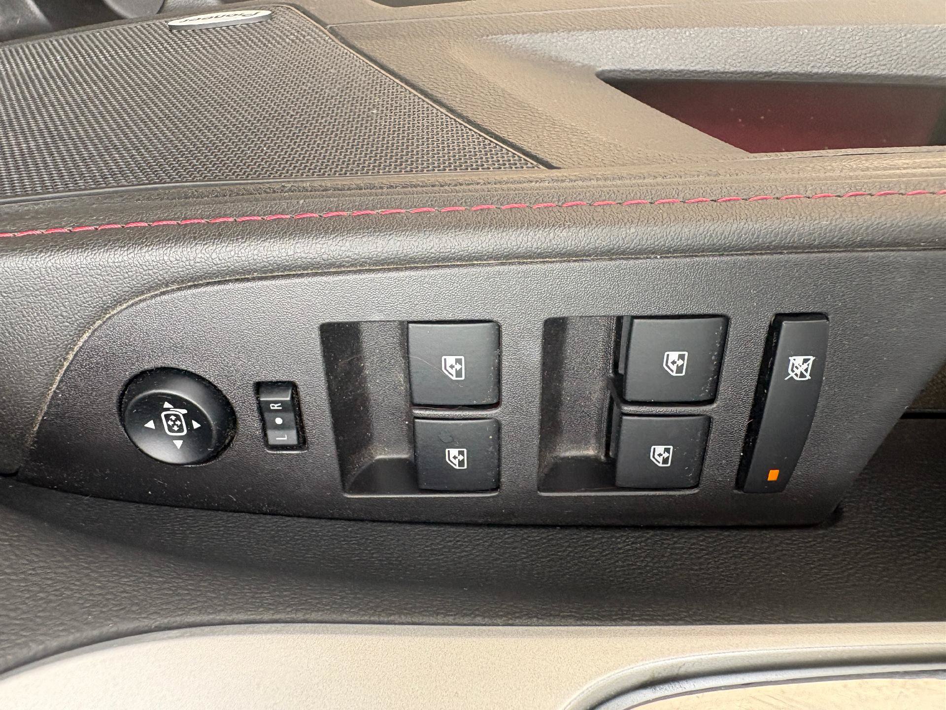 Used 2011 Chevrolet Equinox LTZ AWD/4WD image 18