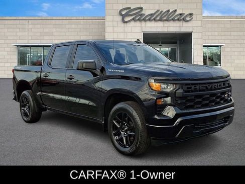 Used 2022 Chevrolet Silverado 1500 Custom image 2