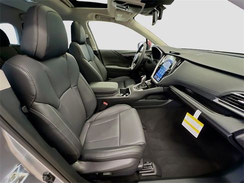 New 2025 Subaru Outback Limited image 32