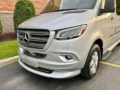 Used 2019 Mercedes-Benz Sprinter 2500 image 5