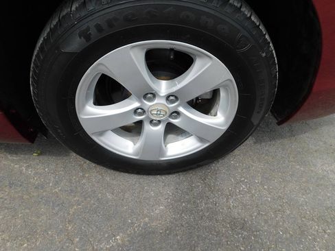 Used 2011 Toyota Sienna LE FWD image 23