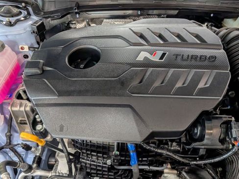 Certified 2025 Hyundai Elantra N Base image 12