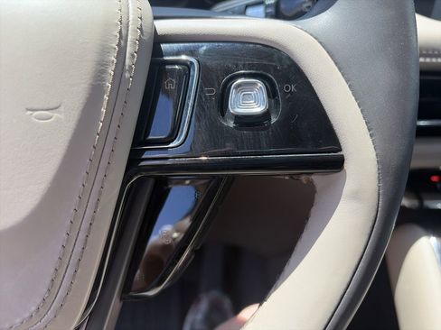 Used 2023 Lincoln Aviator Reserve w/ Equipment Group 201A RWD image 20