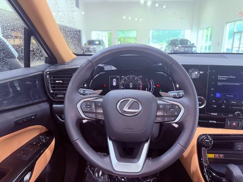 Certified 2025 Lexus NX 350 AWD w/ Accessory Package (K3) image 18