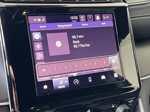 New 2025 Jeep Grand Cherokee Altitude image 18