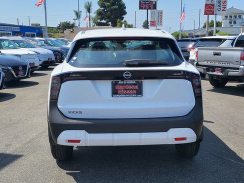 New 2026 Nissan Kicks S FWD image 5
