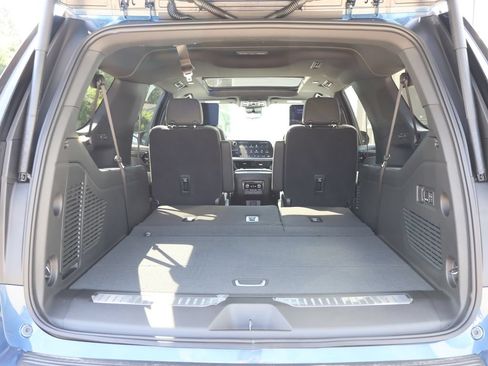 New 2026 Chevrolet Suburban Premier AWD/4WD image 38
