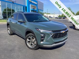 Used 2025 Chevrolet Trax LT w/ Driver Confidence Package FWD video 1