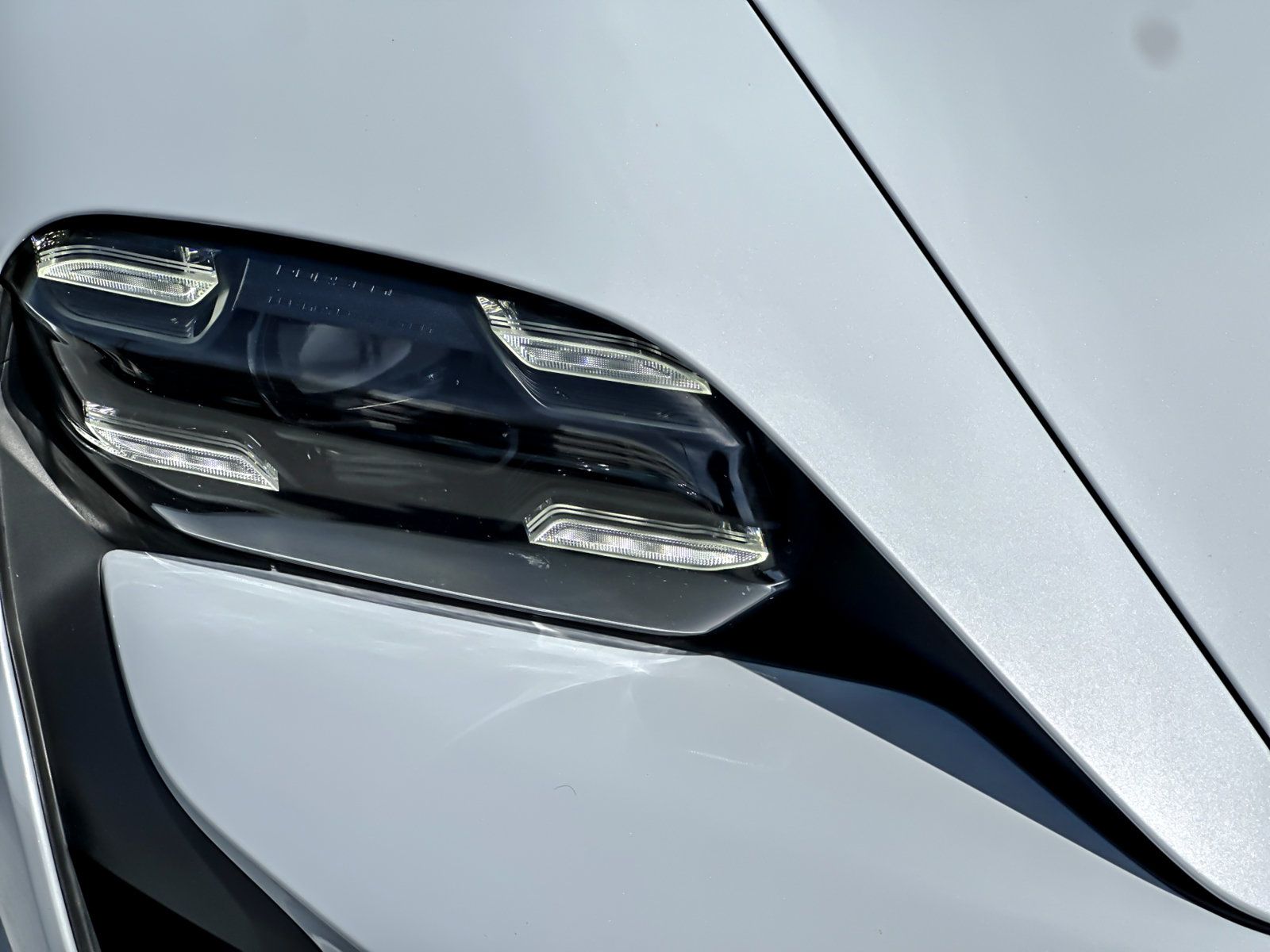 Certified 2023 Porsche Taycan GTS AWD/4WD image 32