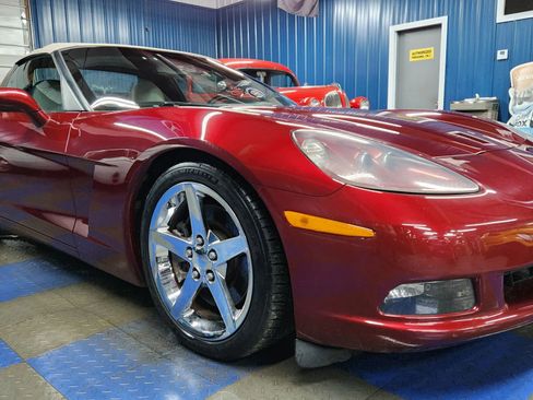 Used 2007 Chevrolet Corvette Convertible w/ Preferred Equipment Group image 3