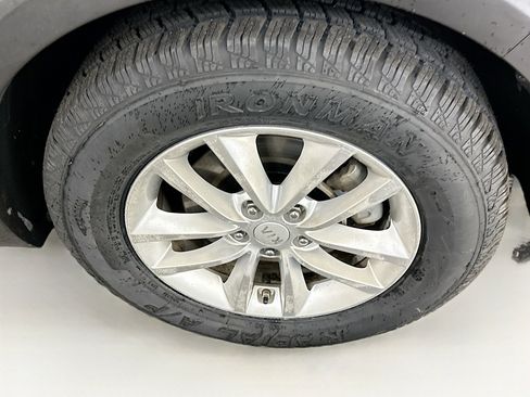 Used 2016 Kia Sorento LX w/ LX Convenience Package image 11