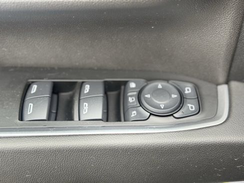 Used 2025 GMC Sierra 2500 SLT w/ SLT Convenience Package image 22