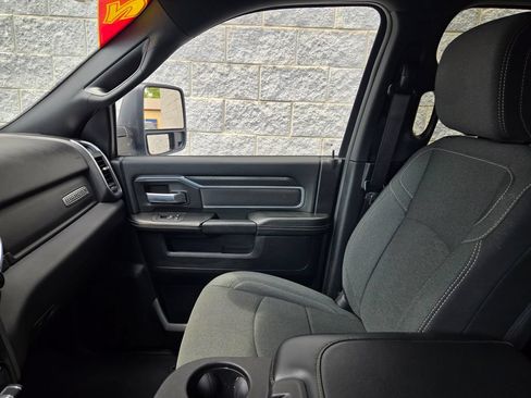 Used 2025 RAM 2500 Big Horn AWD/4WD image 37