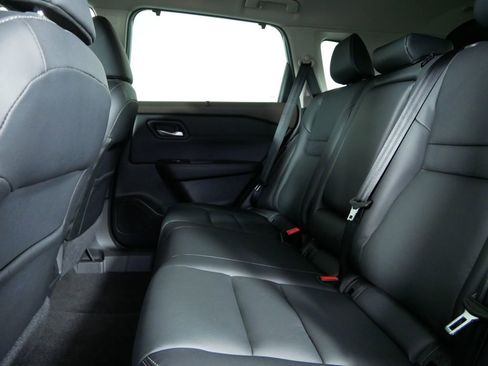 Used 2022 Nissan Rogue SL w/ SL Premium Package image 13