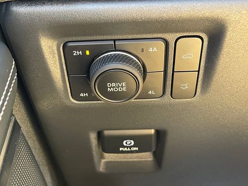 Used 2025 Ford Expedition Platinum AWD/4WD image 13