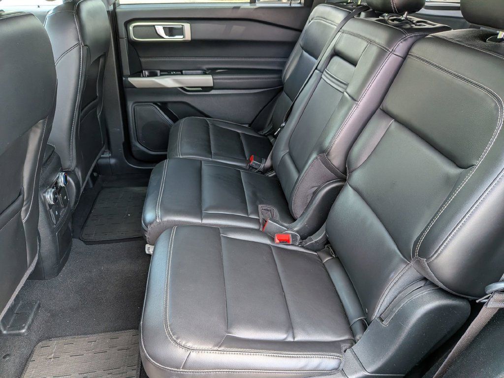 Used 2023 Ford Explorer XLT w/ Equipment Group 202A RWD image 29