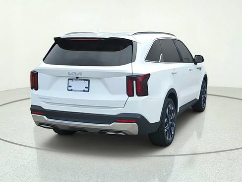Certified 2024 Kia Sorento EX FWD image 5