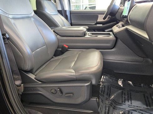Used 2025 Ford Expedition Max Active AWD/4WD image 3