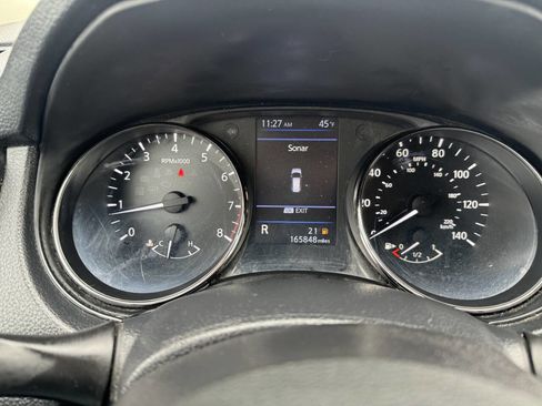 Used 2019 Nissan Rogue SV image 17