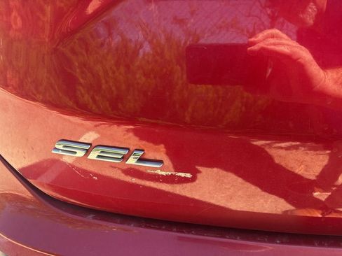 Used 2023 Ford Edge SEL AWD/4WD image 3