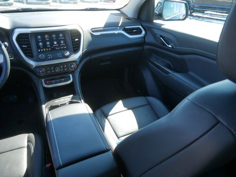 Used 2023 GMC Acadia SLT w/ Technology Package image 11