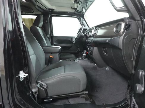 Used 2018 Jeep Wrangler Unlimited Sport image 16