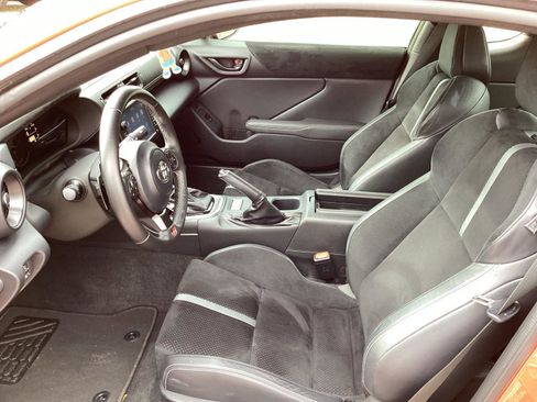 Used 2022 Toyota GR86 Premium RWD image 5