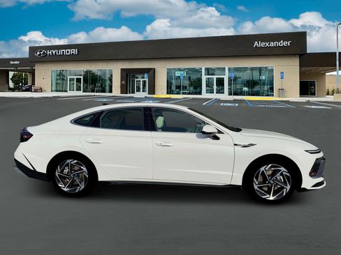 New 2026 Hyundai Sonata SEL FWD image 9