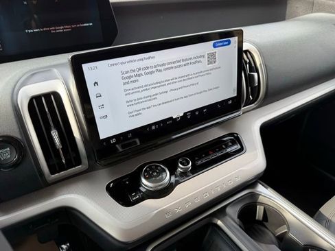 New 2025 Ford Expedition Max Active image 14