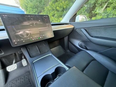 Used 2022 Tesla Model Y Performance AWD/4WD image 33