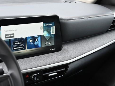 Used 2026 Nissan Kicks SV w/ Cold Weather Package image 12