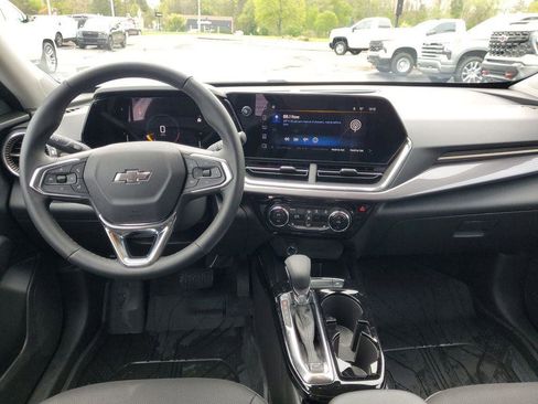 Used 2026 Chevrolet Trax ACTIV w/ Driver Confidence Package FWD image 23
