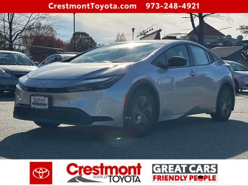 Certified 2024 Toyota Prius LE image 1