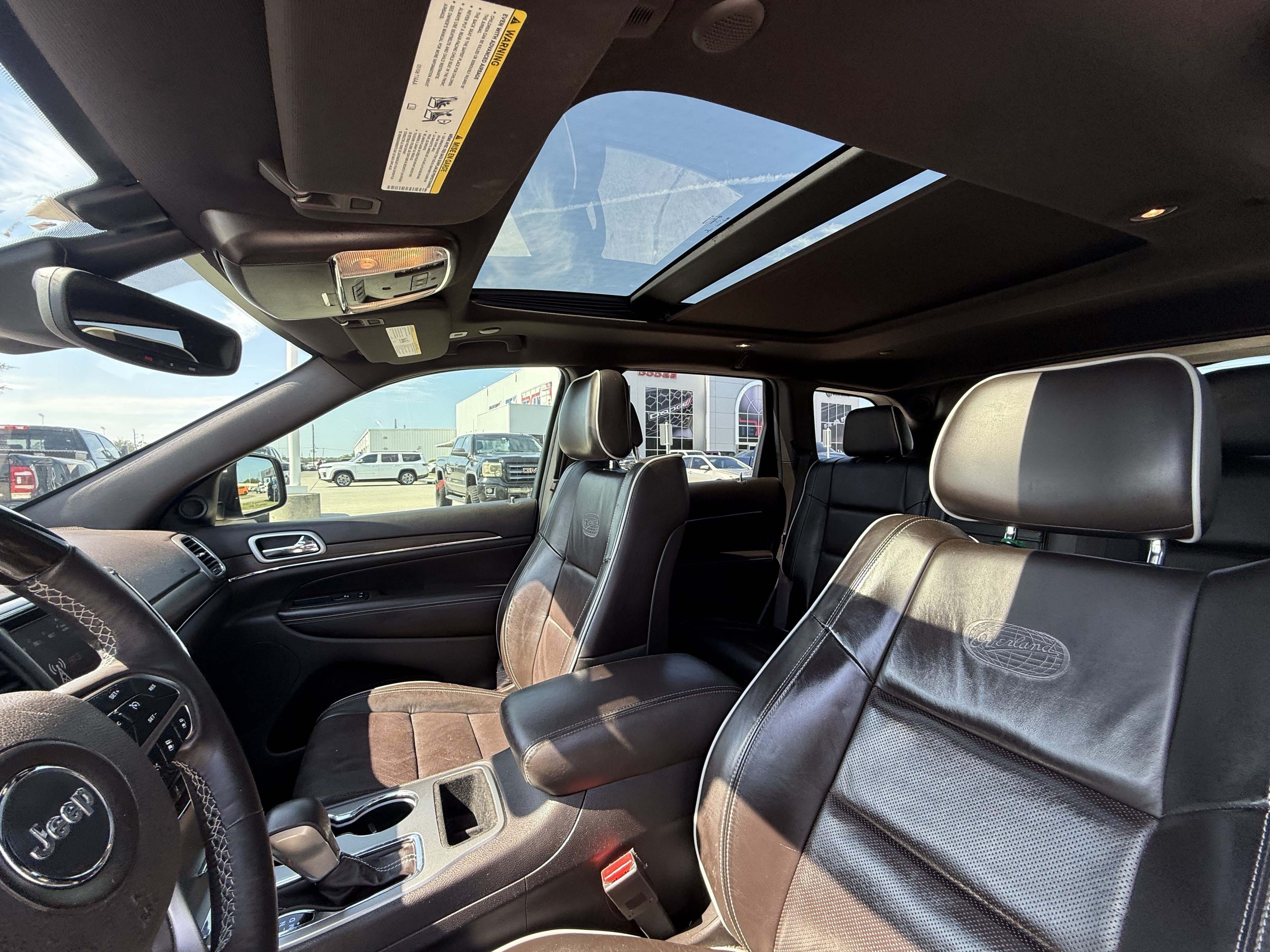 Used 2018 Jeep Grand Cherokee Overland RWD image 28
