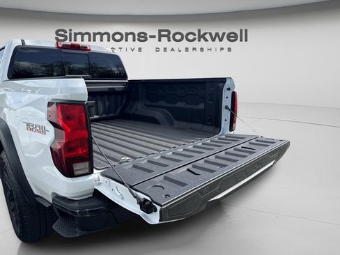 Used 2025 Chevrolet Colorado Trail Boss AWD/4WD image 22