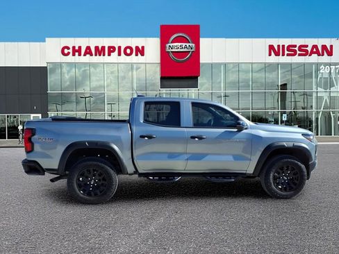 Used 2024 Chevrolet Colorado Trail Boss w/ Technology Package image 8