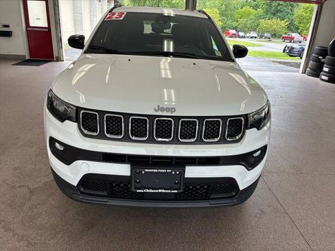 Certified 2023 Jeep Compass Latitude AWD/4WD image 2